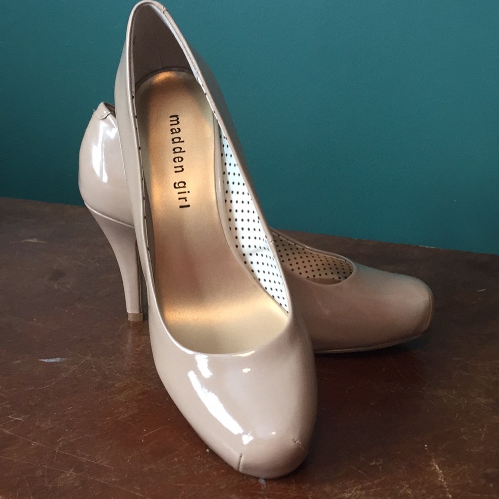 Madden Girl beige “Getta” high heels 8